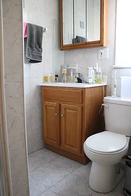 Rented by DGW N Y Realty Group LLC | media 17