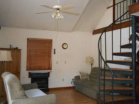 2nd image of 22852 Dogwood Dr