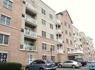 1113 Windsor Park Ct, Englewood, NJ