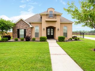 6736 River Run Ct, Addis, LA 70710