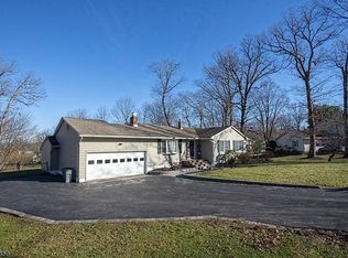 35 Ridge Rd, Succasunna, NJ 07876