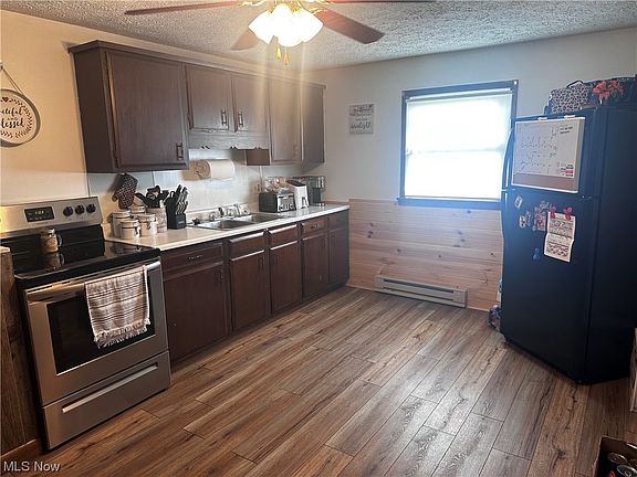 3rd image of 210 Cumberland St