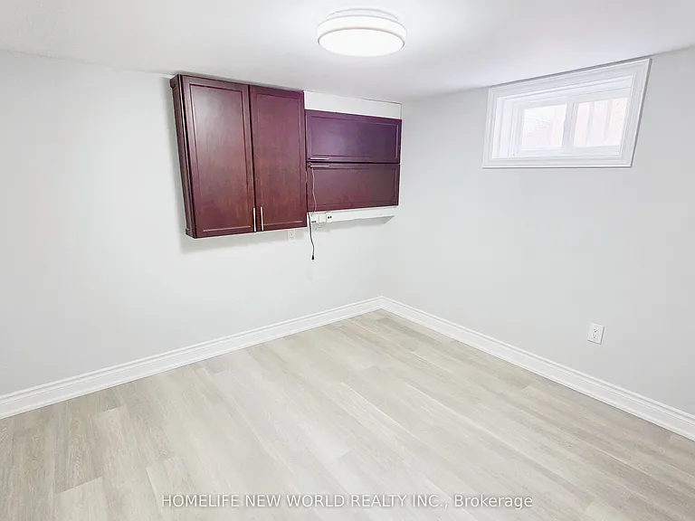 531 Ritson Rd N #1 — Photo 11