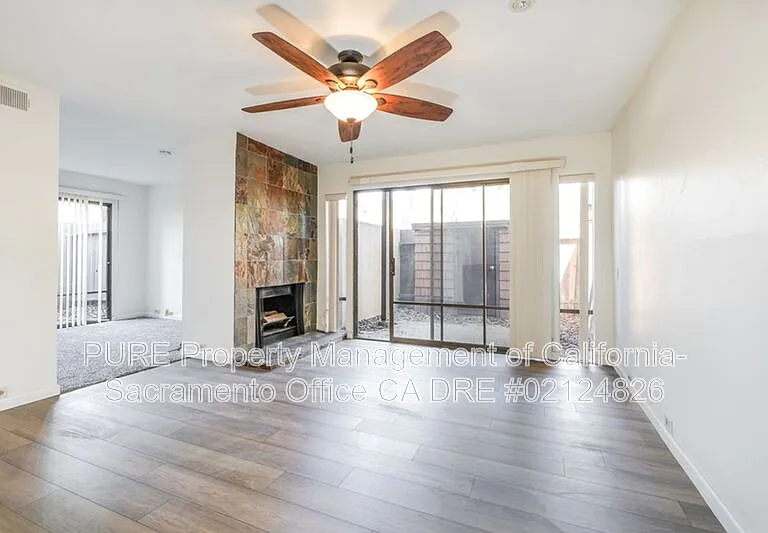2229 Woodside Ln #4 — Photo 1