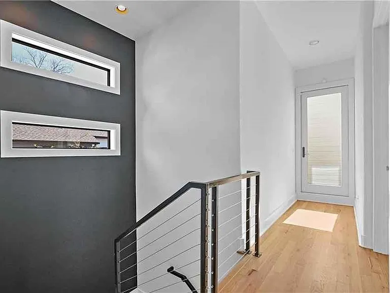 669 E Ave NE #A — Photo 10
