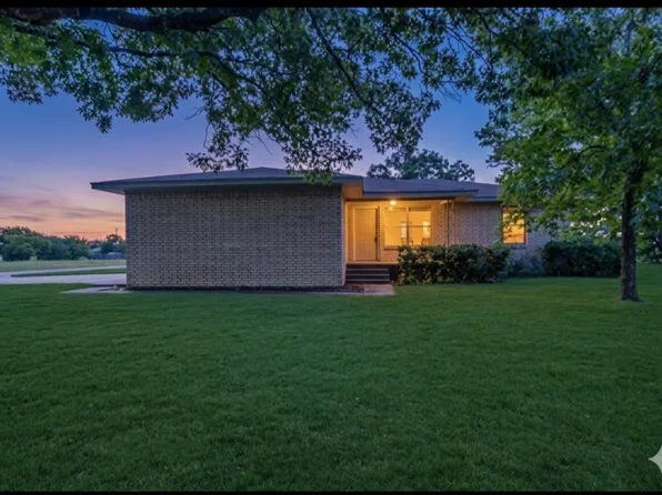 324 Cole Rd, Red Oak, TX 75154