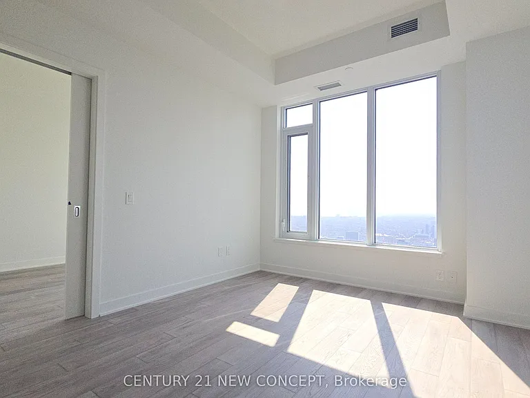 11 Yorkville Ave #5602 — Photo 15