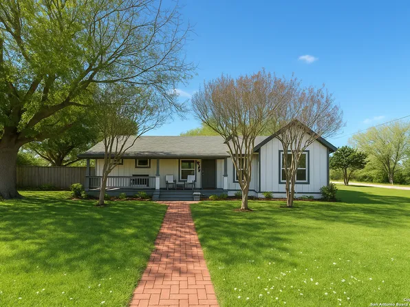 609 County Road 372, Hobson, TX 78117