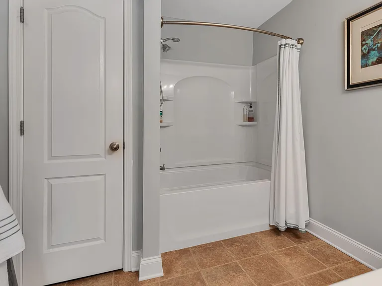 1077 Woodbury Falls Dr — Photo 22
