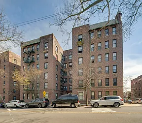 86-02 Park Lane South in Woodhaven