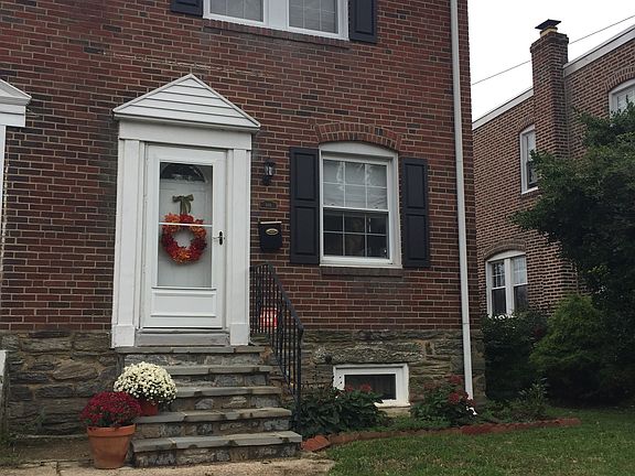 2nd image of 1818 Linden St