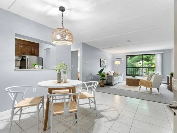 993 Massachusetts Ave APT 312, Arlington, MA 02476