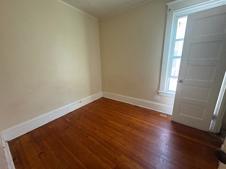 5 Lincoln Ave #2 — Photo 4