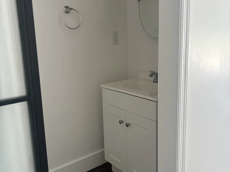 1341 W Baxter Ave — Photo 5