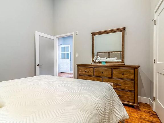 4th image of 1501 S 17th St #106