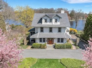 17 Briarcliff Rd, Mountain Lakes, NJ 07046
