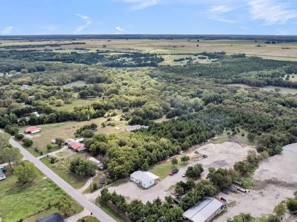 124 Summerall Ct, Ferris, TX 75125