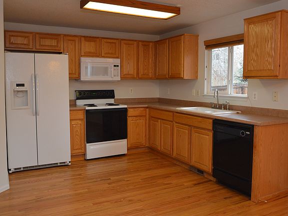 Open, Eat in Kitchen