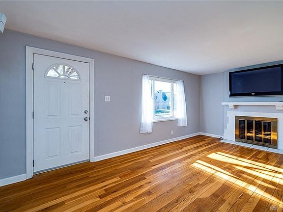 4th image of 935 Westminster Pl