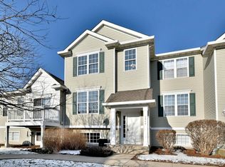 3066 Woodside Dr, Joliet, IL 60431