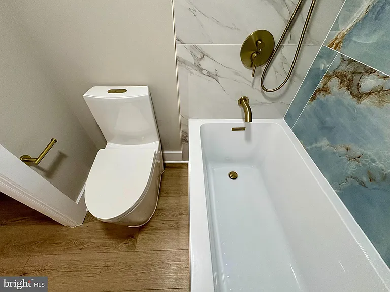 6800 Fleetwood Rd #208 — Photo 14
