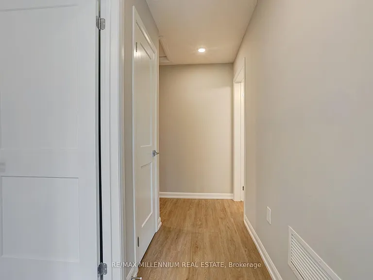 708 Woolwich St — Photo 24
