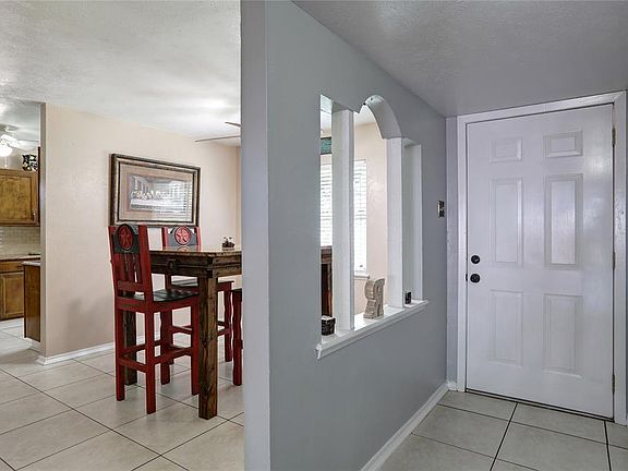 3rd image of 6317 Briarknoll Dr
