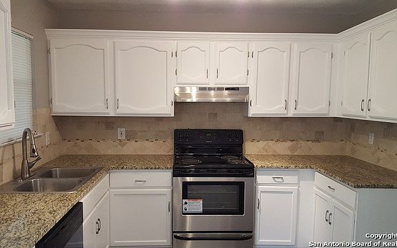 2nd image of 5938 Cliff Rock Dr