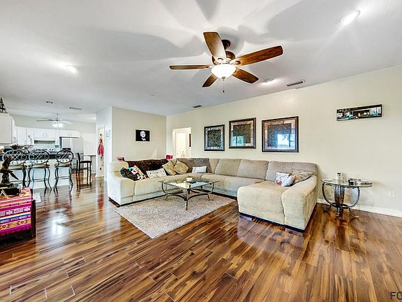 4th image of 1811 Oak Pl