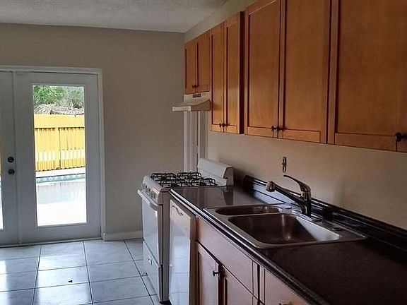 5th image of 6126 Wauconda Way E #E