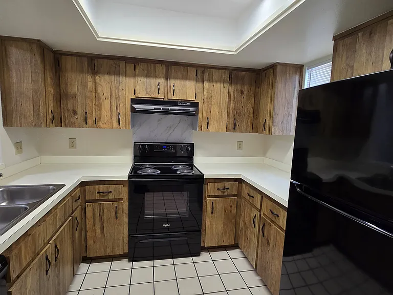 Glenncove Apartment Townhomes — Photo 17