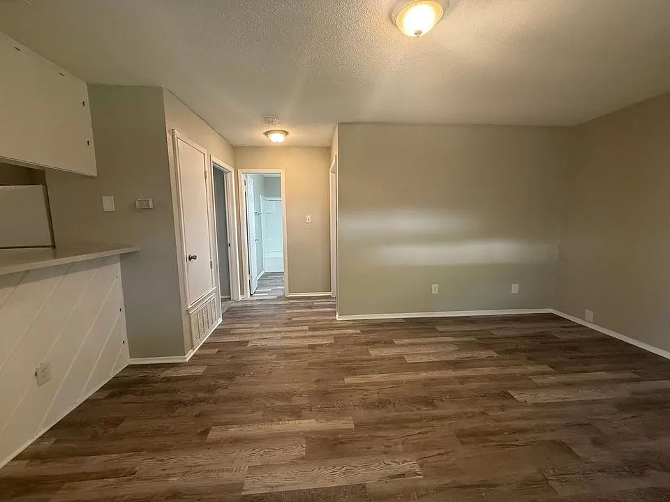 1st image of 105 Smith Ln Unit I