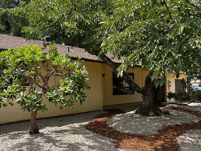 2088 Shiloh St — Photo 3