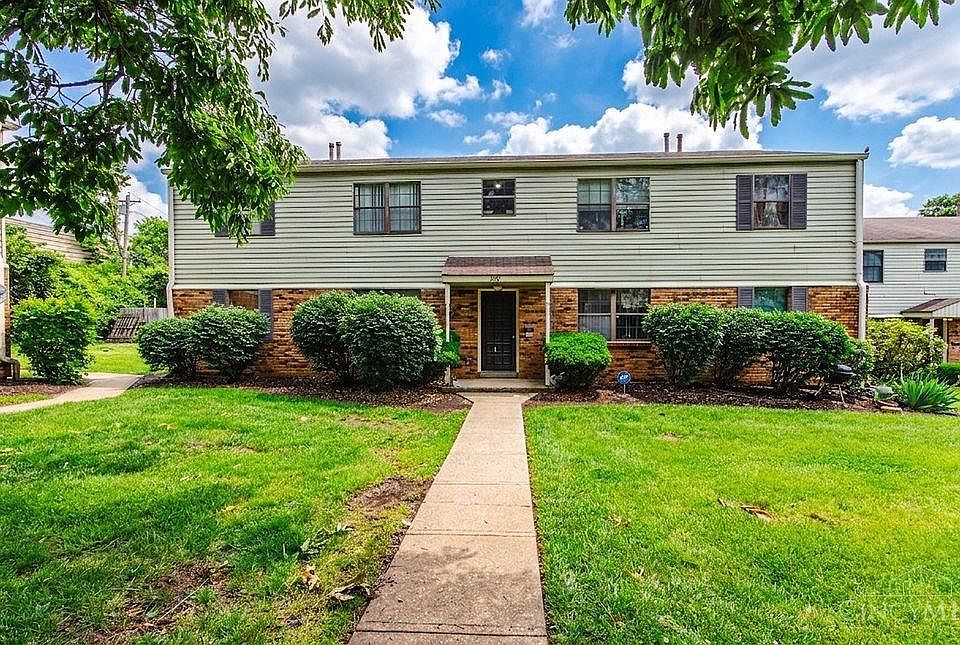 1st image of 1937 Chaucer Dr APT B