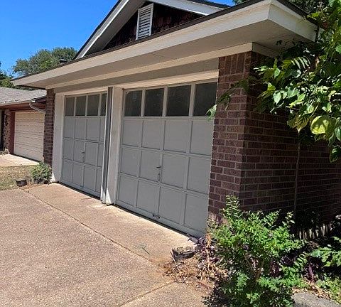 4th image of 2703 Capistrano Ct S