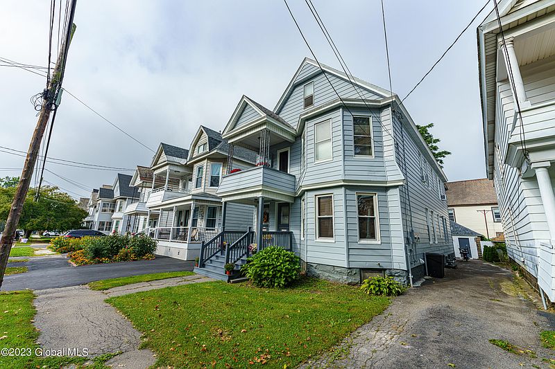 3rd image of 1637 Avenue A
