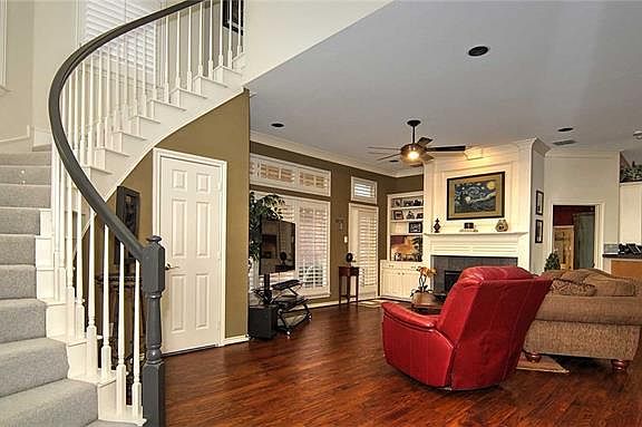 5th image of 209 Heatherwood Dr