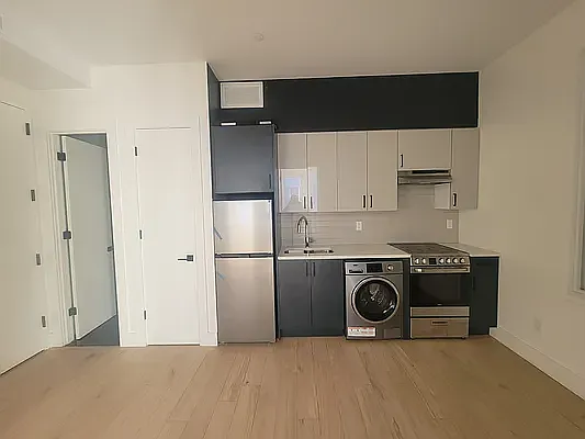 1062 62nd St #2A — Photo 2