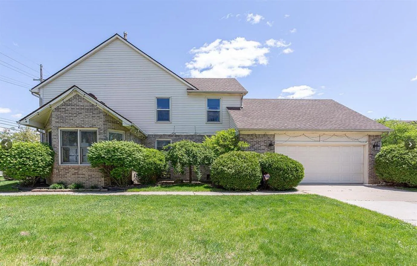 4 bed, 2.5 bath, 2518 sqft, $3,300 — Photo 2