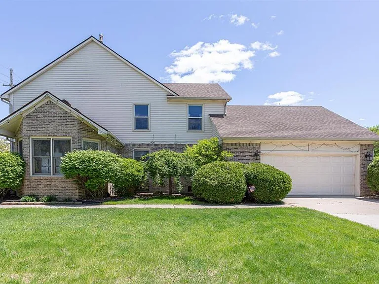 44741 Cherry Hill Rd — Photo 2