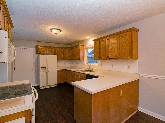 3rd image of 6319 Lakota Meadows Dr