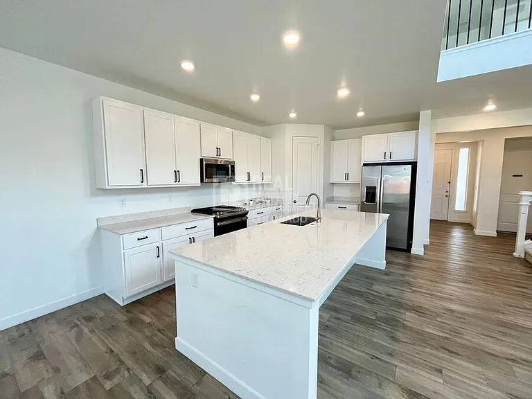 14833 Fairfax St — Photo 3