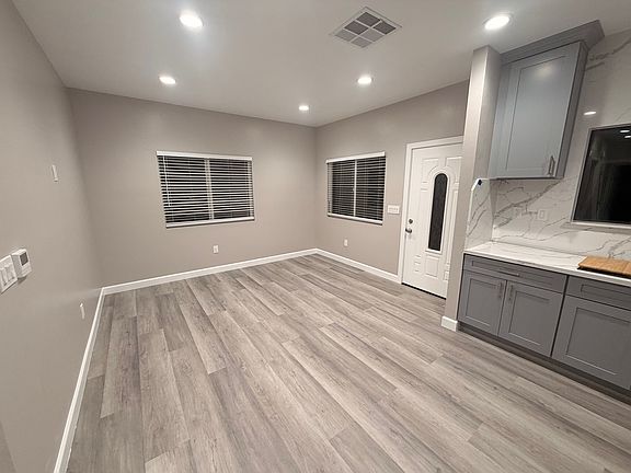 4th image of 7884 Yorkshire Ave