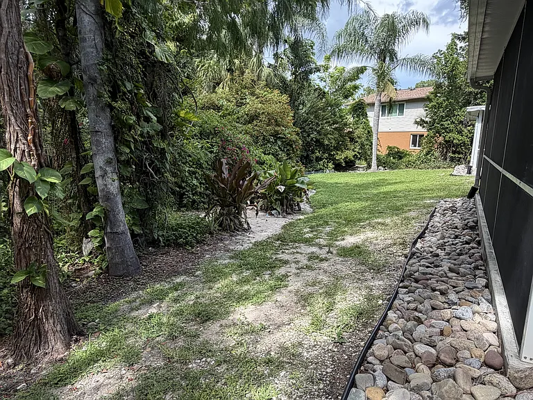 9209 Seville Rd — Photo 21