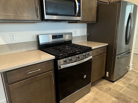 4th image of 10318 Restless River St