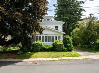 102 High St, Amesbury, MA 01913