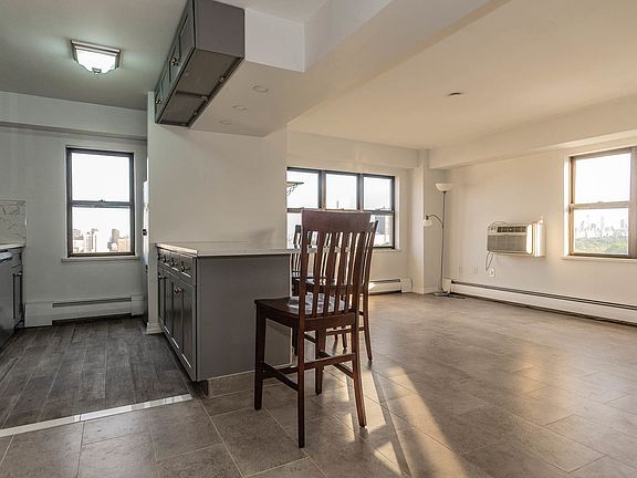 3rd image of 300 Cathedral Pkwy #20E