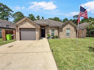 6637 Westwood Village Dr, Lumberton, TX 77657