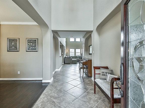 5th image of 10114 Winding Creek Ln