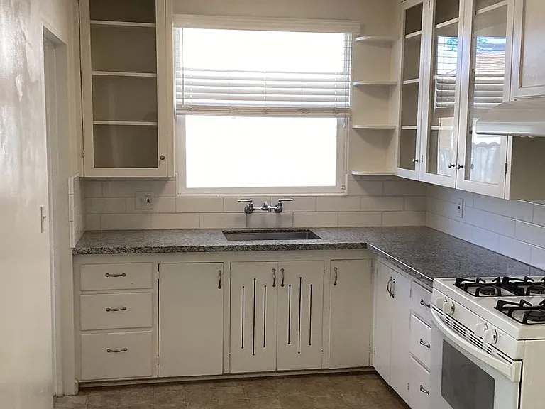 609 E Central Ave — Photo 9